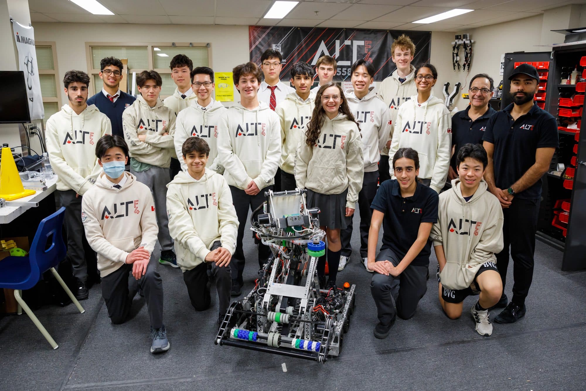 The 2020 ALT-F4 team with Viper